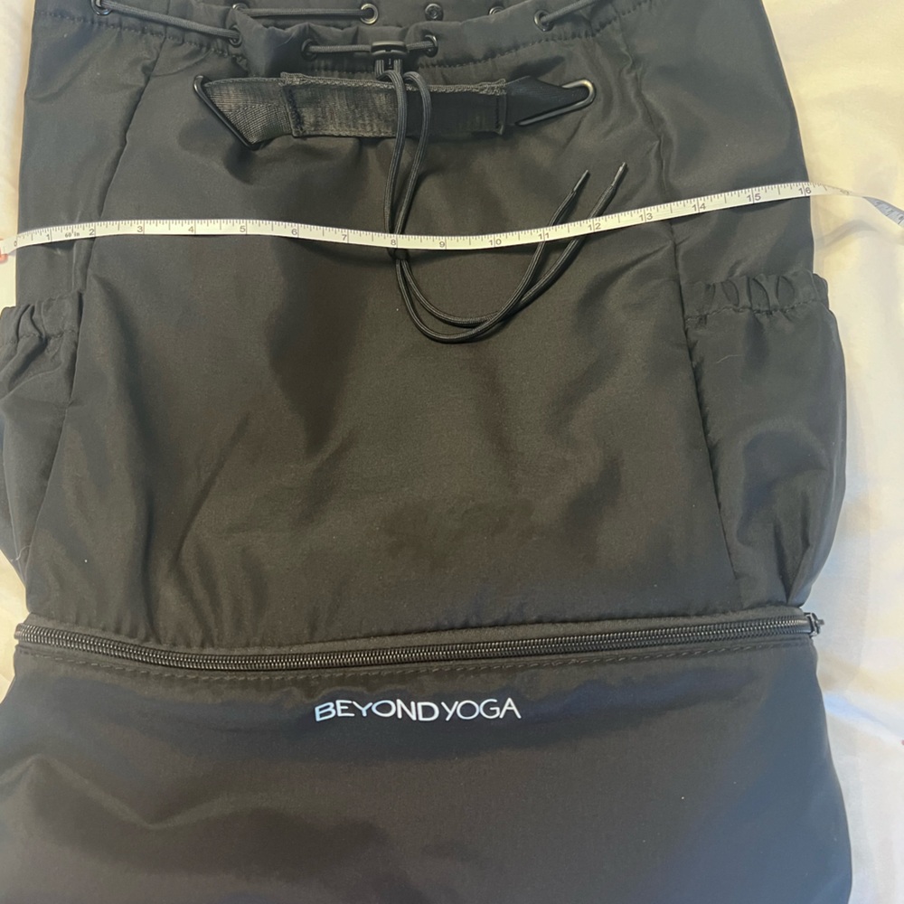 Beyond Yoga convertible backpack/tote- NWOT - Picture 5 of 12